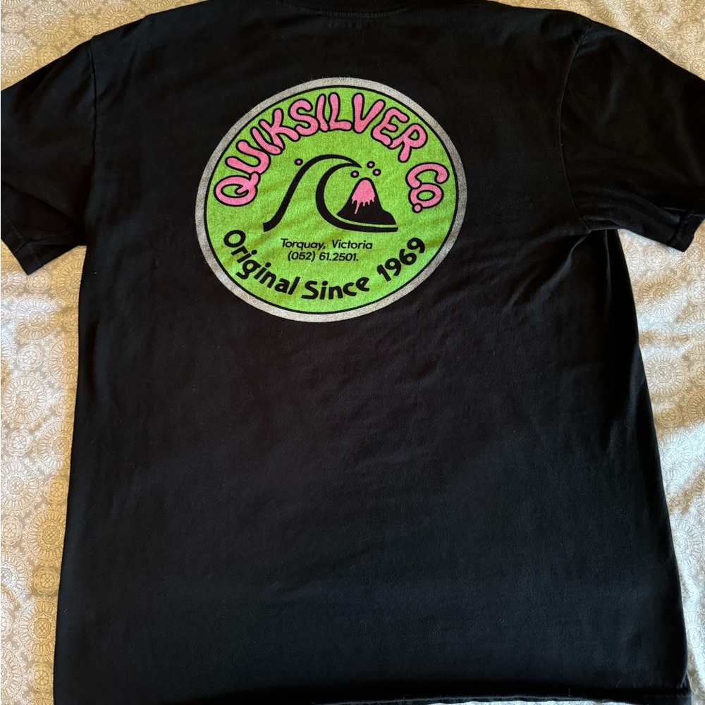 Quicksilver Large Black T Shirt with green and pink logo.